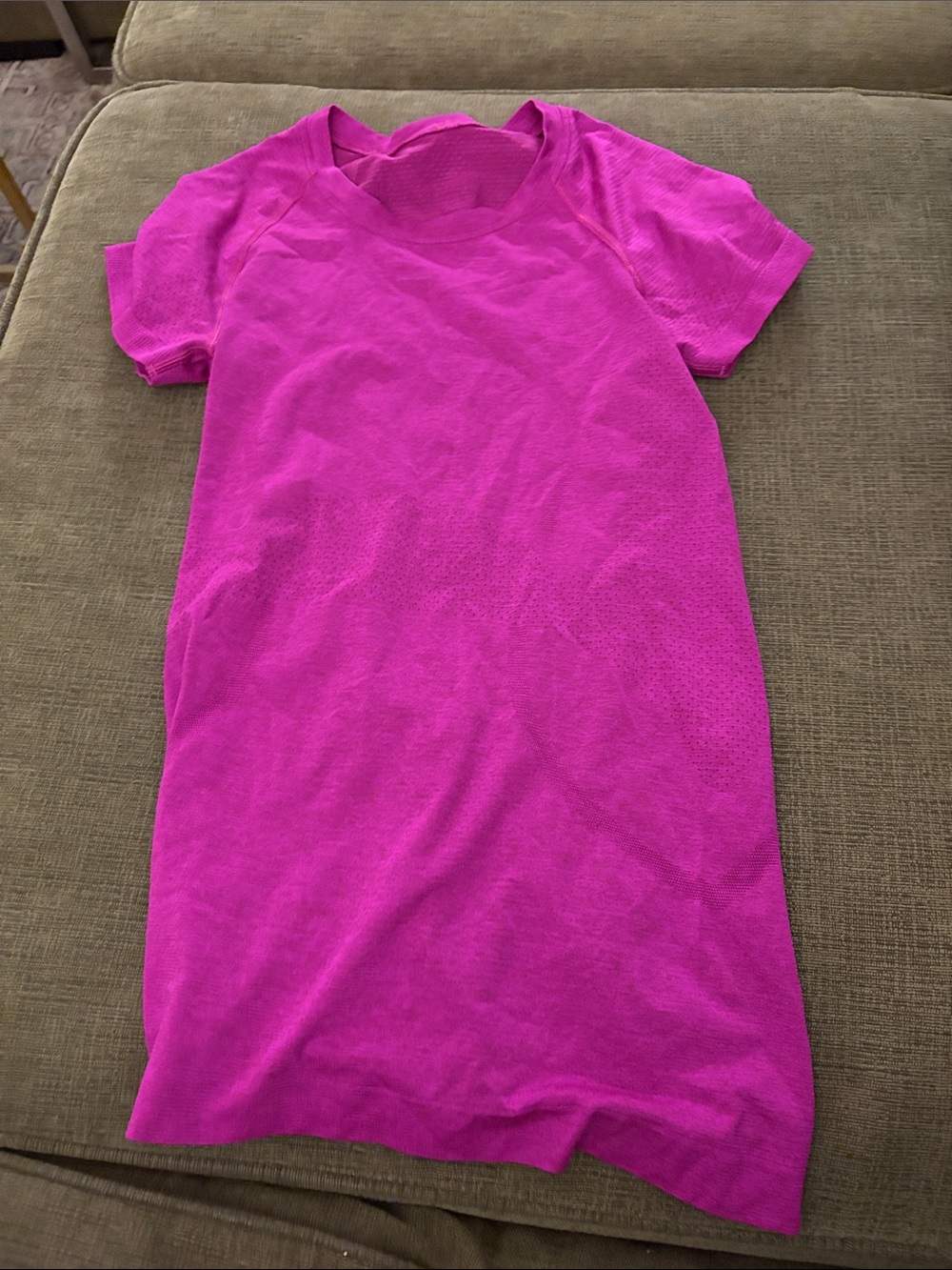 Fuchsia tee Lululemon